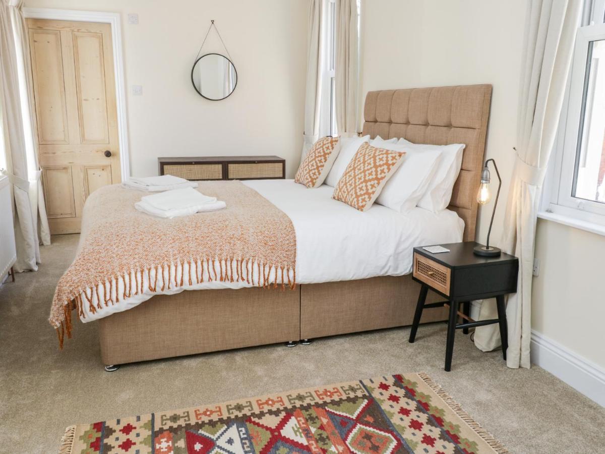 Laurel House Villa Whitby Ngoại thất bức ảnh